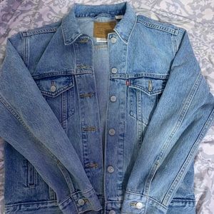 Levis Ex boyfreind denim jacket